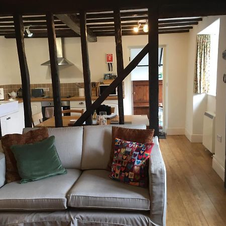 200 Year Old Gardener'S Cottage, Mid Wales لانيدلوز المظهر الخارجي الصورة