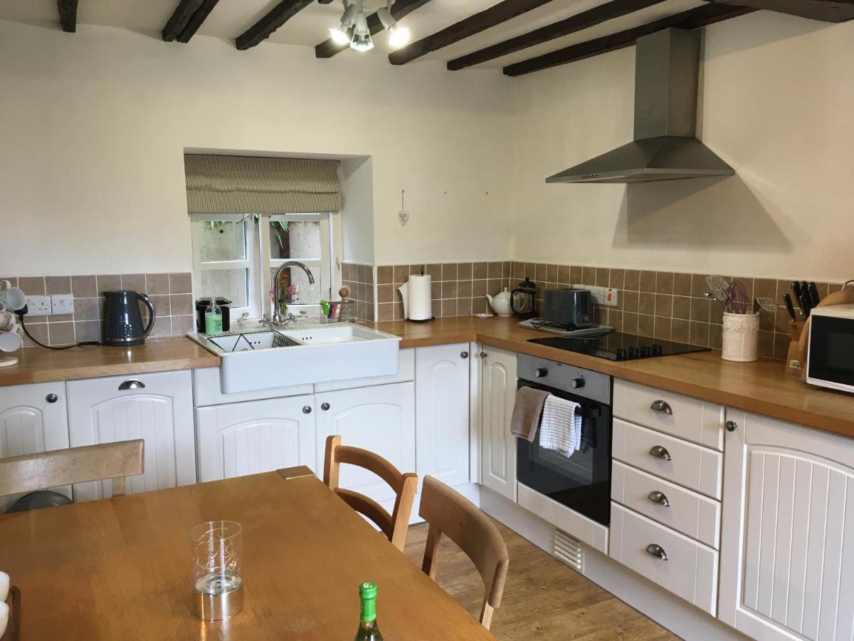 200 Year Old Gardener'S Cottage, Mid Wales لانيدلوز المظهر الخارجي الصورة